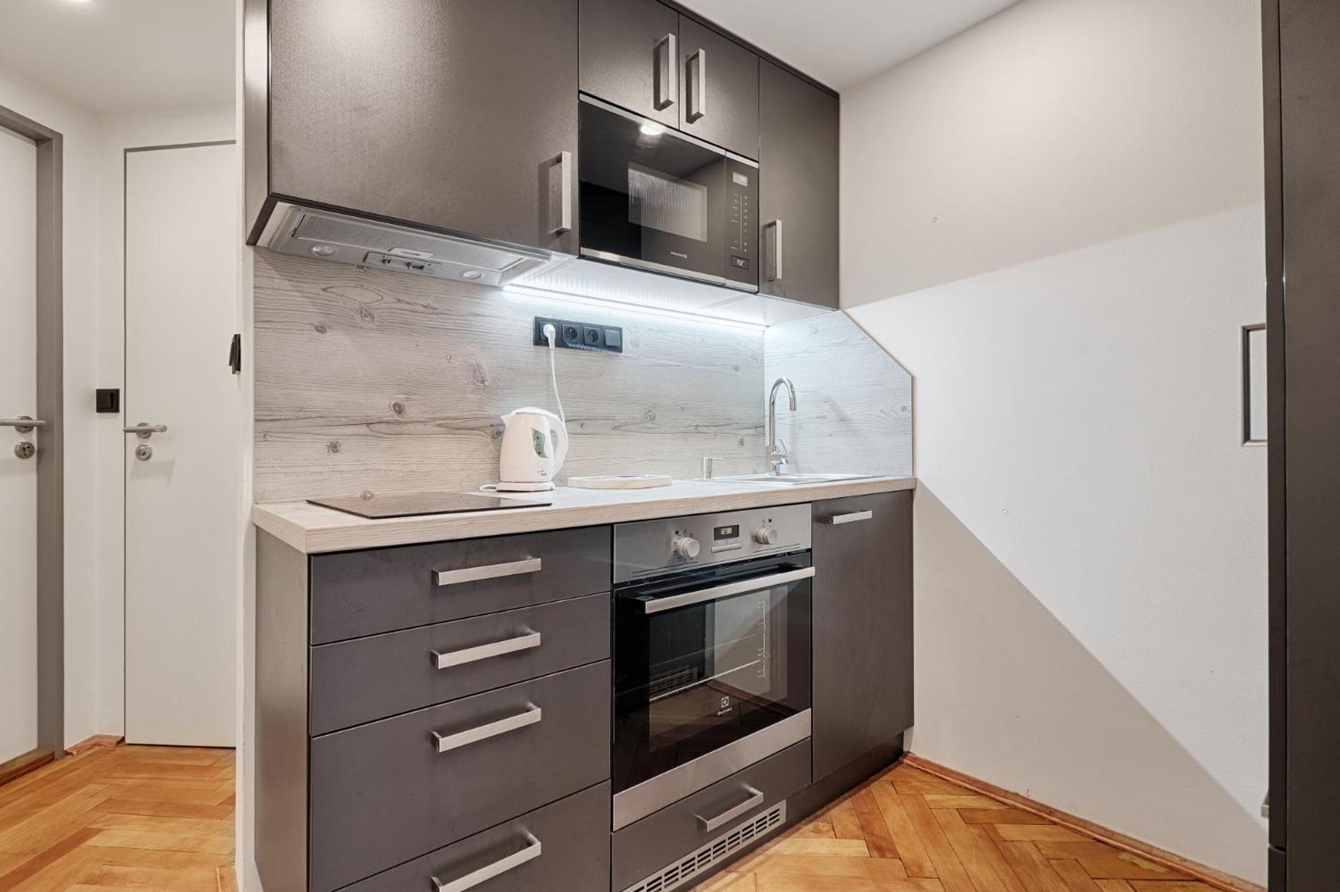 Awesome Stay Studios Praag Buitenkant foto